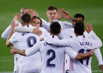 ريال مدريد يفوز على إيبار ويواصل رحلة الصعود نحو القمة