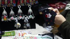 صناعة كمامات مطرزة في غزة