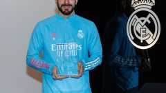 بنزيما يتوج بجائزة الأفضل في "الليغا" لموسم 2019-2020