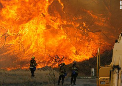 اندلاع حريقين في منطقتين باللد