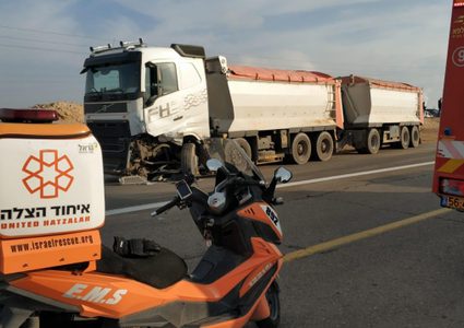 مصرع شخصين بحادثي طرق قرب الخضيرة وديمونا