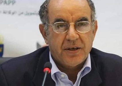 الرئيس عباس يعزي بوفاة الوزير السابق يوسف أبو صفية