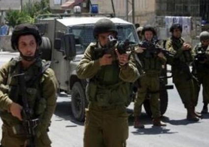 قوات الاحتلال تداهم منازل في قرية طورة جنوب جنين