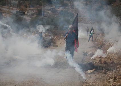 إصابات خلال قمع الاحتلال مسيرة منددة بالاستيطان شرق رام الله