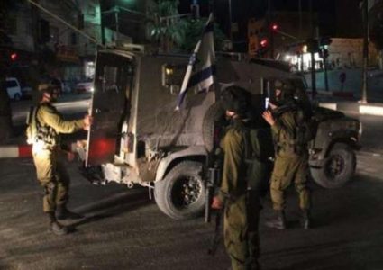 اعتقالات ومداهمات بالضفة