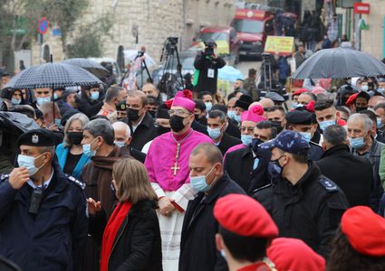 بيت لحم تحتفل بقداس منتصف الليل