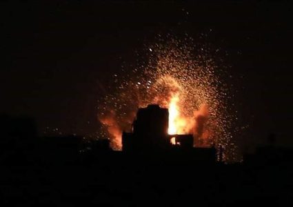 الاحتلال يشن سلسلة غارات على مدينة غزة