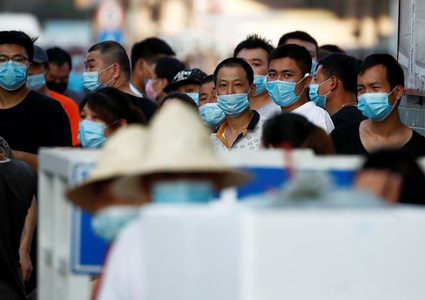 الصين ... بكين تشدد قيود "كوفيد-19" بعد تسجيل عدد من الحالات