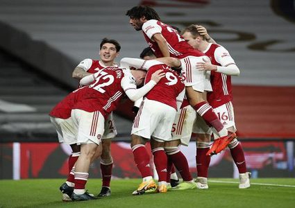 أرسنال يفجر ثلاثية في مرمى تشيلسي في ديربي عاصمة الضباب