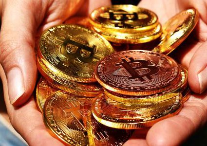 سعر عملة "البيتكوين" يرتفع إلى مستوى قياسي وتاريخي