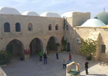 غضب واسع بعد حفل صاخب في مسجد ومقام النبي موسى