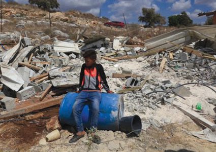 الاحتلال يهدم ورشتين لإصلاح المركبات جنوب نابلس