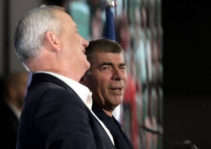 غانتس وأشكنازي يخرقان قواعد الحجر الصحي