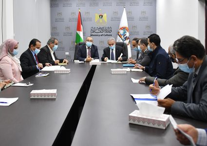 اشتية: نريد أن يكون العام القادم عاما لتعزيز الرواية الفلسطينية