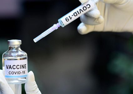 دولة الاحتلال تسجل ثاني وفاة لمسن بعد تلقيه لقاح فايزر ضد كورونا