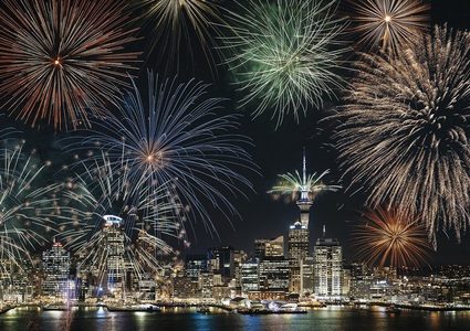 نيوزيلندا أول دولة تودع 2020 بعرض مبهر