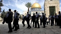 الخطيب: "الأقصى" تحول إلى ثكنة عسكرية خلال العام 2020