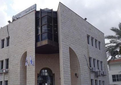 إغلاق مقاهي في باقة واعتقال منظم حفل بالنقب