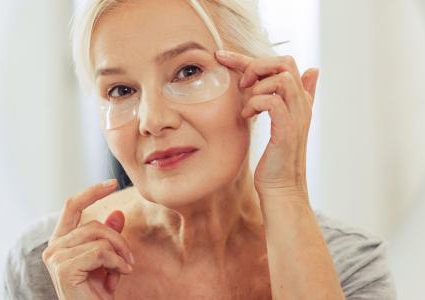 ما هي  الفيتامينات التي يحتاجها الإنسان مع التقدم في العمر؟