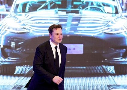 "تسلا" تطلق أكبر محطة شحن للسيارات الكهربائية في العالم