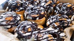 طريقة عمل السينابون بالشوكولاته