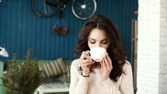 من أجل صحتكم... لا تشربوا القهوة في هذه الأوقات