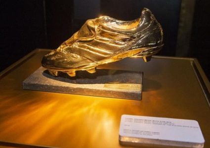 صراع قوي بين رونالدو وليفادوفسكي على الحذاء الذهبي