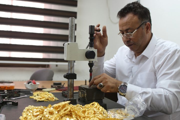 فيروس كورونا يُهبِط مؤشر دمغ الذهب بنسبة 42% خلال العام الماضي