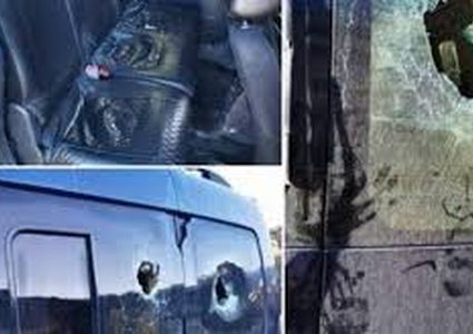 مستوطنون يرشقون مركبات المواطنين بالحجارة شمال رام الله