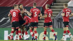 ساوثهامبتون يقدم هدية لمانشستر يونايتد بالإطاحة بليفربول