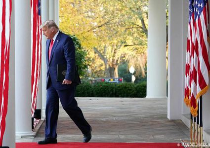 ترامب يعترض على نتائج الانتخابات في 8 ولايات ويعد بالفوز بها