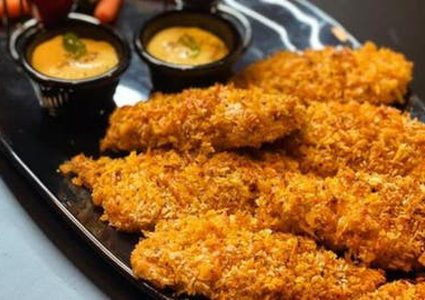 دجاج  مقرمش بالبارميزان مع صلصة العسل والمسترد