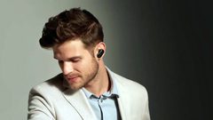 مخاطر استخدام سماعات الأذن اللاسلكية