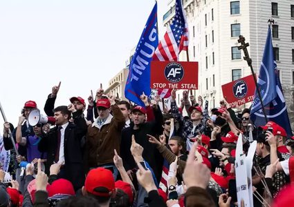 ترامب يدعو أنصاره للحفاظ على سلمية التظاهرات