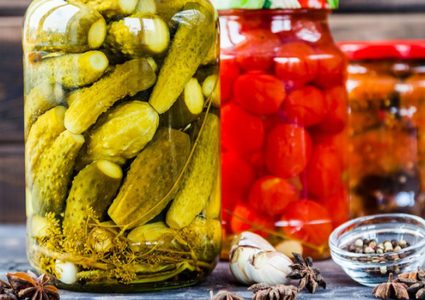 تحذير.. الاستهلاك المفرط للمخللات ينعكس سلبا على صحة القلب
