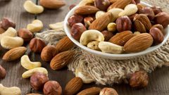 ما هي أنواع المكسرات التي تكسبك المزيد من الوزن؟