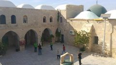 أبو الرب: دخول المستوطنين داخل المساجد امعان بالتطرف والعربدة