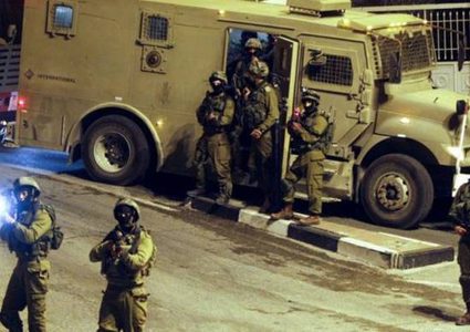 الاحتلال يصيب شابا ويعتقل ثلاثة في مخيم الدهيشة جنوب بيت لحم