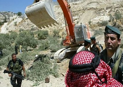 رئيس بلدية دير بلوط: نتعرض يومياً لاعتداءات المستوطنين ومضايقاتهم