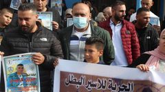 الأسيران جبريل وداوود الزبيدي يعلقان إضرابهما المفتوح عن الطعام