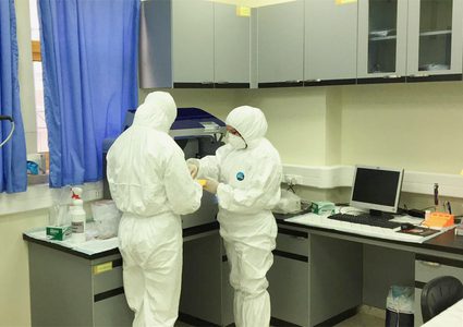 الصحة: اخذ 200 عينة من الخليل وجنين للكشف عن السلالة الجديدة
