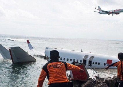 تحديد موقع سقوط الطائرة الاندونيسية المنكوبة في بحر جاوة