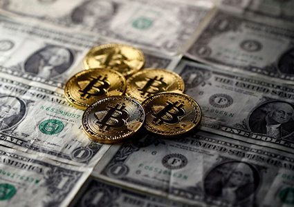 بتكوين" تقفز 5%