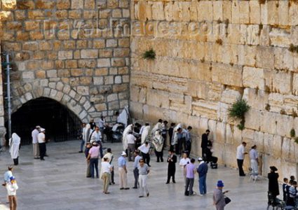 حفريات جديدة في ساحة البراق قرب الأقصى