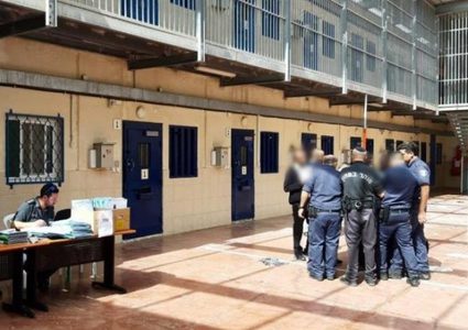 التماس للعليا ضد قرار عدم تطعيم الأسرى بلقاح "كورونا"