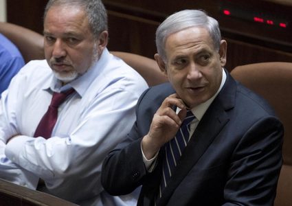 ليبرمان: نتنياهو سيشكل خطرا أكبر من ترامب في حال خسر منصبه