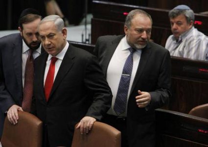 ليبرمان: نتنياهو يخطط لسيناريو مشابه لما جرى في الكونغرس الأميركي