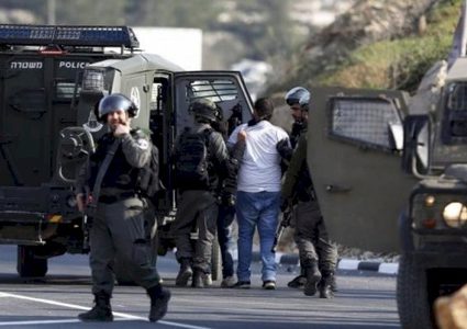 اعتقالات ومداهمات في الضفة