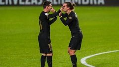 ميسي وغريزمان يتقاسمان رباعية برشلونة في مرمى غرناطة