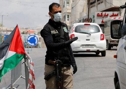 الشرطة تلقي القبض على مشتبه به بعدة قضايا إطلاق نار في مخيم بلاطة